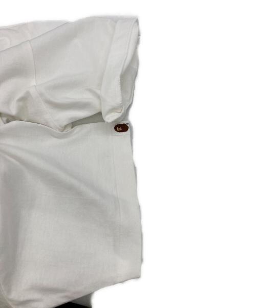 A BATHING APE（ア ベイシング エイプ）A BATHING APE (ア ベイシング エイプ) 30周年記念ロゴプリントTシャツ ホワイト×グリーン サイズ:Sの古着・服飾アイテム