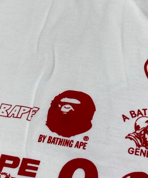 A BATHING APE（ア ベイシング エイプ）A BATHING APE (ア ベイシング エイプ) 30周年記念ロゴプリントTシャツ ホワイト×レッド サイズ:Mの古着・服飾アイテム
