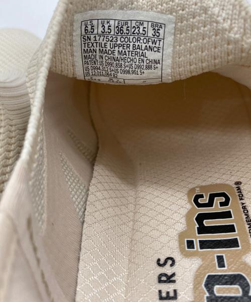 SKECHERS（スケッチャーズ）SKECHERS (スケッチャーズ) スリップインズ ウノ ウェッジ キッキング ニット スニーカー アイボリー サイズ:23.5の古着・服飾アイテム