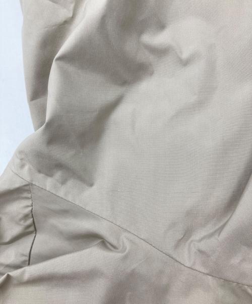 ebure（エブール）ebure (エブール) シルクポリナイロンドルマンスリーブフーデッドコート ベージュ サイズ:36の古着・服飾アイテム