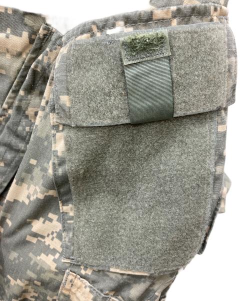 ミリタリージャケット（ミリタリージャケット）ミリタリージャケット (ミリタリージャケット) デジカモジャケット オリーブ サイズ:Mの古着・服飾アイテム