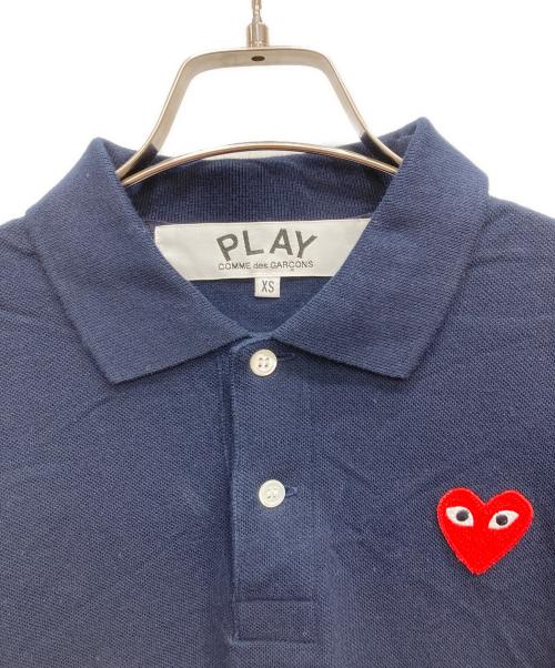 PLAY COMME des GARCONS（プレイコムデギャルソン）PLAY COMME des GARCONS (プレイコムデギャルソン) ポロシャツ ネイビー サイズ:Sの古着・服飾アイテム