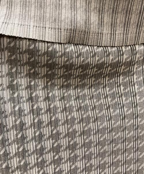 PLEATS PLEASE（プリーツプリーズ）PLEATS PLEASE (プリーツプリーズ) プリーツタートルネックカットソー ブラック サイズ:3の古着・服飾アイテム