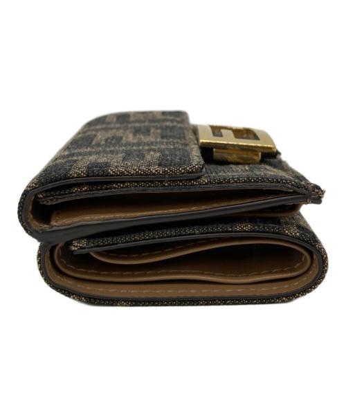 FENDI（フェンディ）FENDI (フェンディ) BAGUETTE バゲット 3つ折り財布 ブラウンの古着・服飾アイテム