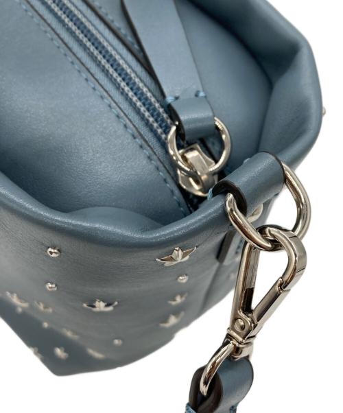 JIMMY CHOO（ジミーチュウ）JIMMY CHOO (ジミーチュウ) フラットスタースタッズバッグ ブルーの古着・服飾アイテム