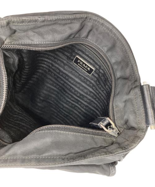 PRADA（プラダ）PRADA (プラダ) ロゴプレートショルダーバッグ ブラックの古着・服飾アイテム