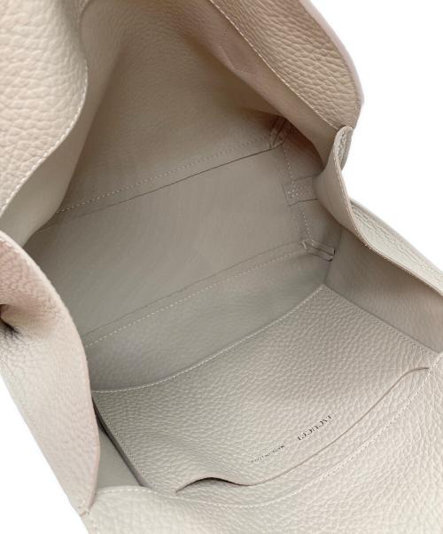 IACUCCI（イアクッチ）IACUCCI (イアクッチ) 「ラーナ M ALCE」ハンドバッグ グレージュの古着・服飾アイテム