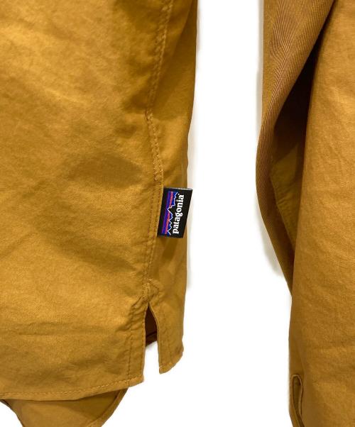 Patagonia（パタゴニア）Patagonia (パタゴニア) リバー・ランブラー・ハイブリッド・サン・フーディ ブラウン サイズ:Sの古着・服飾アイテム