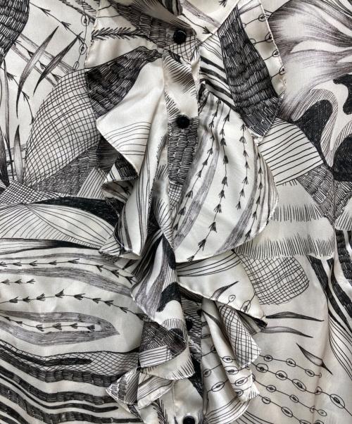 NARA CAMICIE（ナラカミーチェ）NARA CAMICIE (ナラカミーチェ) 総柄フリルブラウス グレー サイズ:L 未使用品の古着・服飾アイテム