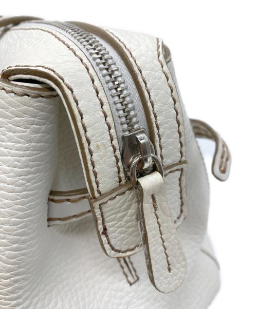 TOD'S（トッズ）TOD'S (トッズ) レザーショルダーバッグ ホワイトの古着・服飾アイテム