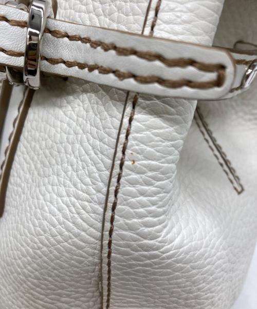 TOD'S（トッズ）TOD'S (トッズ) レザーショルダーバッグ ホワイトの古着・服飾アイテム