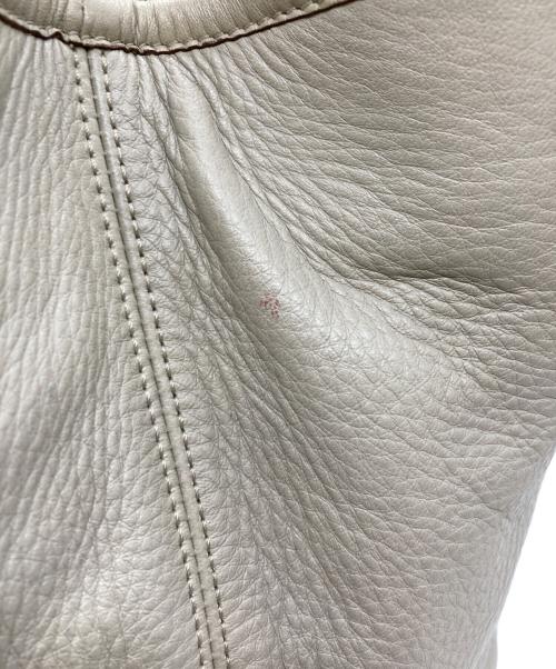 MaxMara（マックスマーラ）MaxMara (マックスマーラ) シボ革トートバッグ アイボリーの古着・服飾アイテム