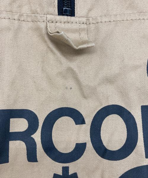 COMME des GARCONS（コムデギャルソン）COMME des GARCONS (コムデギャルソン) ロゴプリントホリデーシーズンメッセージバッグ ベージュの古着・服飾アイテム