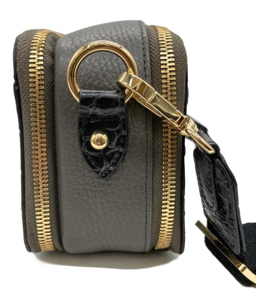 LEATHER JEWELS（レザージュエルズ）LEATHER JEWELS (レザージュエルズ) フラワーモチーフクロコ型押しショルダーバッグ グレーの古着・服飾アイテム