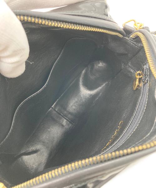 CHANEL（シャネル）CHANEL (シャネル) チェーンショルダーバッグ ブラックの古着・服飾アイテム