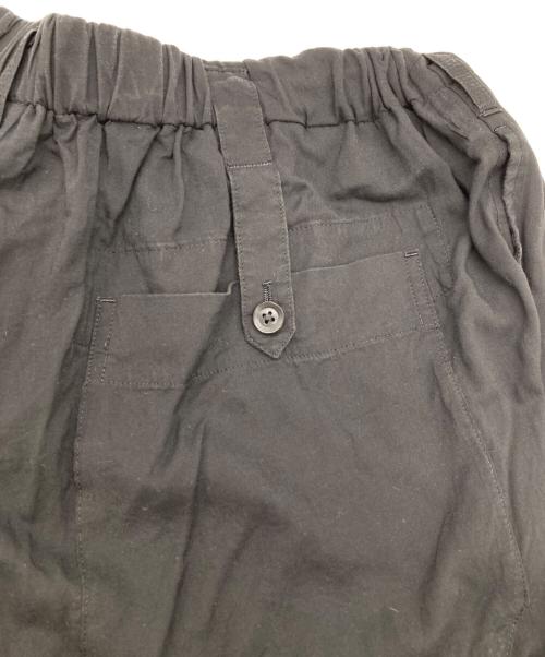 Yohji Yamamoto pour homme（ヨウジヤマモト プールオム）Yohji Yamamoto pour homme (ヨウジヤマモト プールオム) G-タブ付キギャザーパンツ ブラック サイズ:3の古着・服飾アイテム