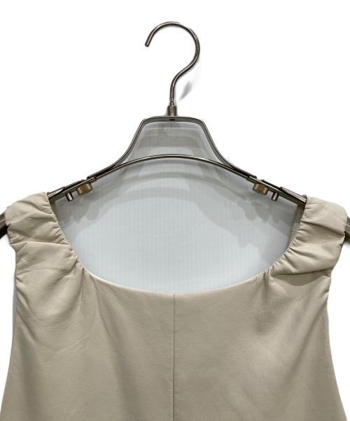 YENN（イエン）YENN (イエン) FAUX LEATHER MINI OP アイボリー サイズ:FREEの古着・服飾アイテム