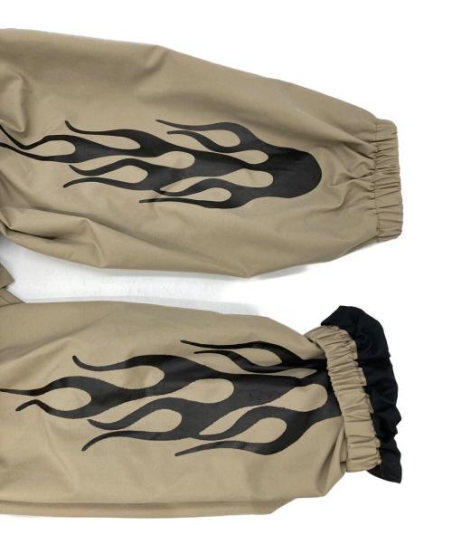 CAPTAINS HELM GOLF（キャプテンズヘルム ゴルフ）Captains Helm Golf (キャプテンズヘルム ゴルフ) NASTY LOGO COACH JACKET ベージュ サイズ:ＸＬの古着・服飾アイテム