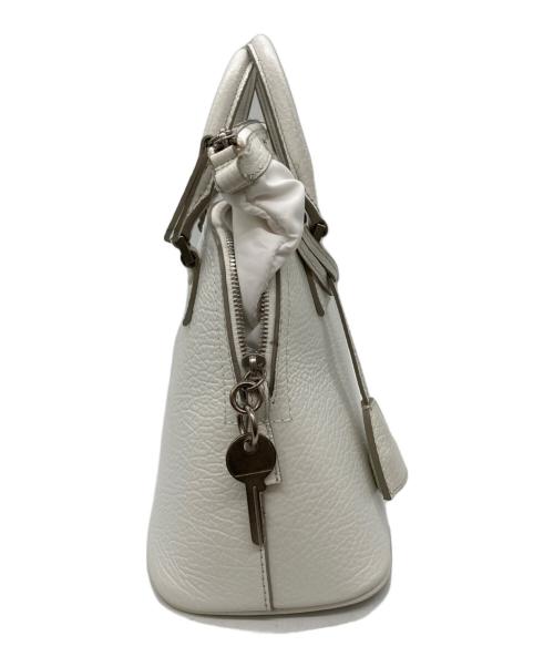 Maison Margiela（メゾンマルジェラ）Maison Margiela (メゾンマルジェラ) 「5AC」ミニ 2WAYバッグ ホワイトの古着・服飾アイテム