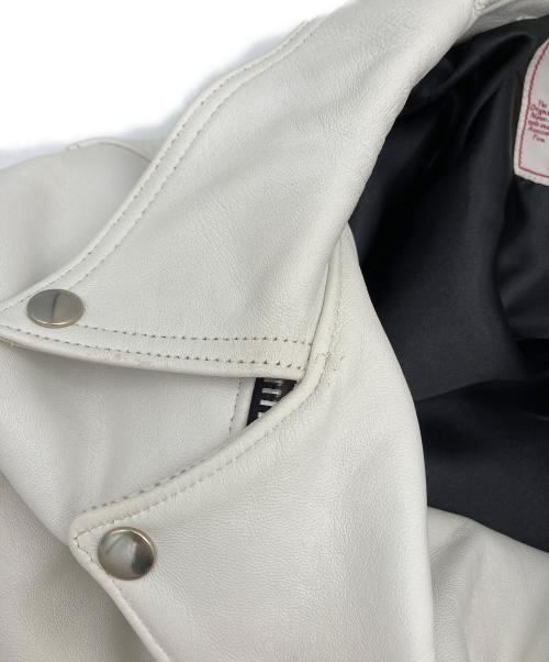 JAMES GROSE（ジェームスグロース）JAMES GROSE (ジェームスグロース) ラムレザーダブルライダースジャケット ホワイト サイズ:42の古着・服飾アイテム