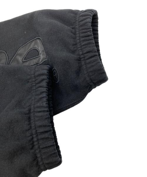 SUPREME（シュプリーム）SUPREME (シュプリーム) SATIN APPLIQUE SWEATPANT ブラック サイズ:Sの古着・服飾アイテム
