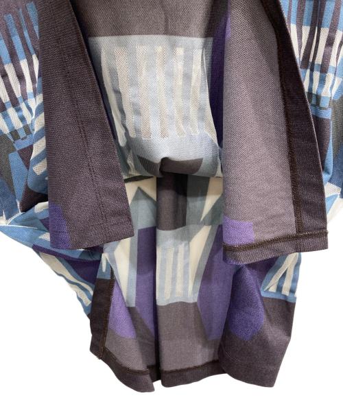 me ISSEY MIYAKE（ミーイッセイ ミヤケ）me ISSEY MIYAKE (ミーイッセイ ミヤケ) 総柄カットソー パープル×ブルー サイズ:FREEの古着・服飾アイテム