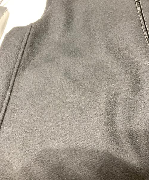 THE RERACS（ザ リラクス）THE RERACS (ザ リラクス) スリーブレスジップアップコート ブラック サイズ:38の古着・服飾アイテム