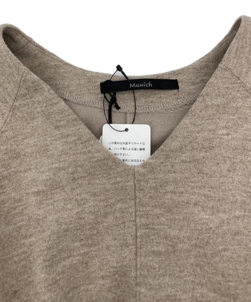 Munich（ミューニック）MUNICH (ミューニック) ウォッシャブルジャージーVネックワンピース ベージュ サイズ:OS 未使用品の古着・服飾アイテム