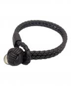 BOTTEGA VENETAボッテガベネタ）の古着「イントレチャートレザーブレスレット」｜ブラウン