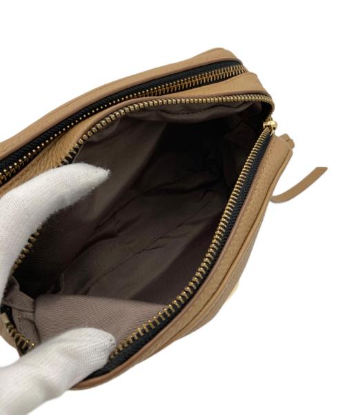 MARC JACOBS（マークジェイコブズ）MARC JACOBS (マークジェイコブズ) 「THE SNAPSHOT」ショルダーバッグ ベージュの古着・服飾アイテム