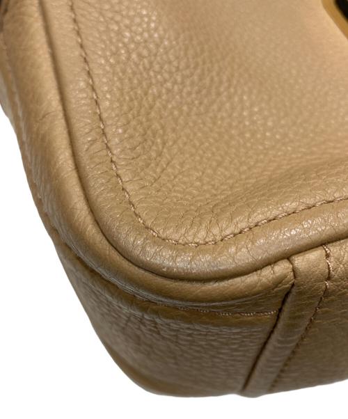 MARC JACOBS（マークジェイコブズ）MARC JACOBS (マークジェイコブズ) 「THE SNAPSHOT」ショルダーバッグ ベージュの古着・服飾アイテム