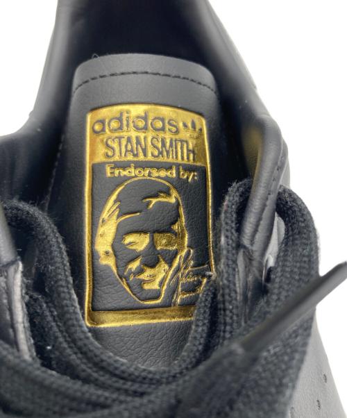 adidas（アディダス）adidas (アディダス) STAN SMITH コアブラック/ゴールドメタリック サイズ:27.5CMの古着・服飾アイテム