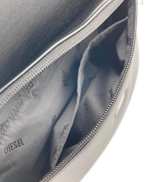 DIESEL（ディーゼル）DIESEL (ディーゼル) DSL OVAL BACKPACK（オーバル バックパック） ブラック サイズ:表示なしの古着・服飾アイテム