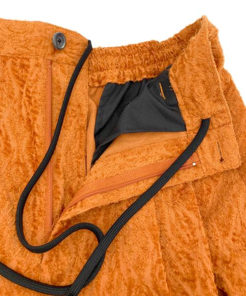 MAISON SPECIAL（メゾンスペシャル）MAISON SPECIAL (メゾンスペシャル) カットオフシャイニーリー フジャガードワンタックワイドパンツ オレンジ サイズ:02の古着・服飾アイテム