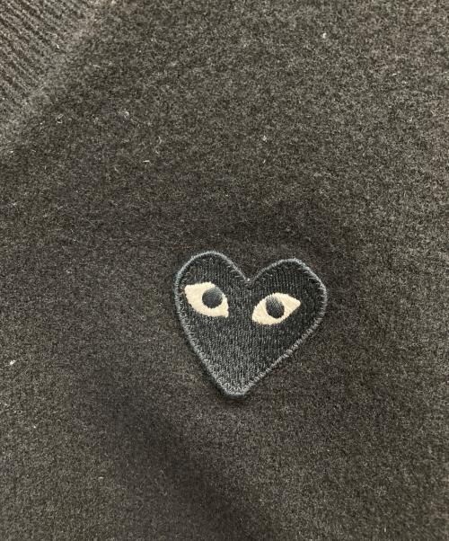 PLAY COMME des GARCONS（プレイコムデギャルソン）PLAY COMME des GARCONS (プレイコムデギャルソン) Vネックニット ブラック サイズ:不明の古着・服飾アイテム