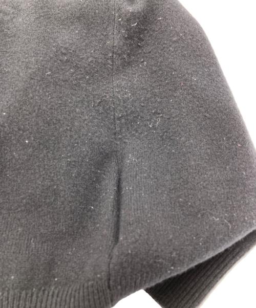 PLAY COMME des GARCONS（プレイコムデギャルソン）PLAY COMME des GARCONS (プレイコムデギャルソン) Vネックニット ブラック サイズ:不明の古着・服飾アイテム