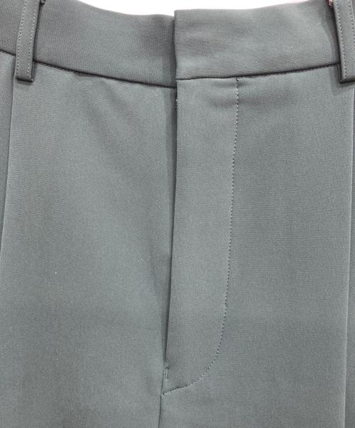 Curensology（カレンソロジー）Curensology (カレンソロジー) センタープレスパンツ グリーン サイズ:M 未使用品の古着・服飾アイテム
