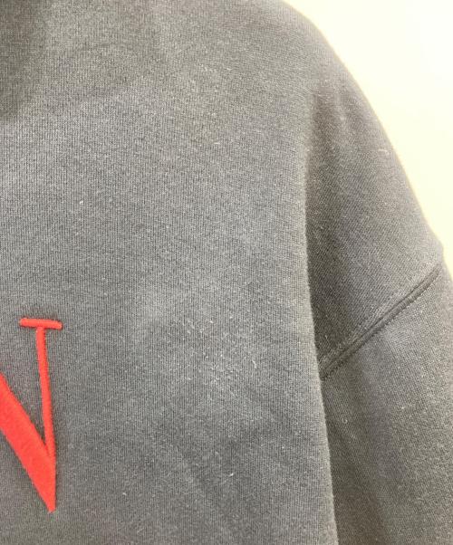 VALENTINO（ヴァレンティノ）VALENTINO (ヴァレンティノ) VLTN刺繍プルオーバーパーカー ネイビー サイズ:Sの古着・服飾アイテム