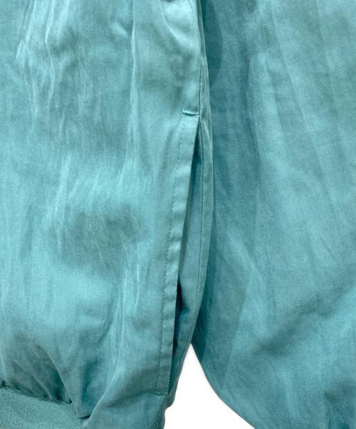 HUF（ハフ）HUF (ハフ) リバーシブルナイロンプルオーバー グリーン×ベージュ サイズ:Mの古着・服飾アイテム