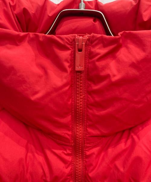 adidas（アディダス）adidas (アディダス) アディカラークロップド合成ダウンジャケット レッド サイズ:2XL 未使用品の古着・服飾アイテム