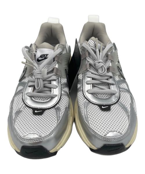 NIKE（ナイキ）NIKE (ナイキ) V2K RUN SUMMIT シルバー サイズ:27cmの古着・服飾アイテム