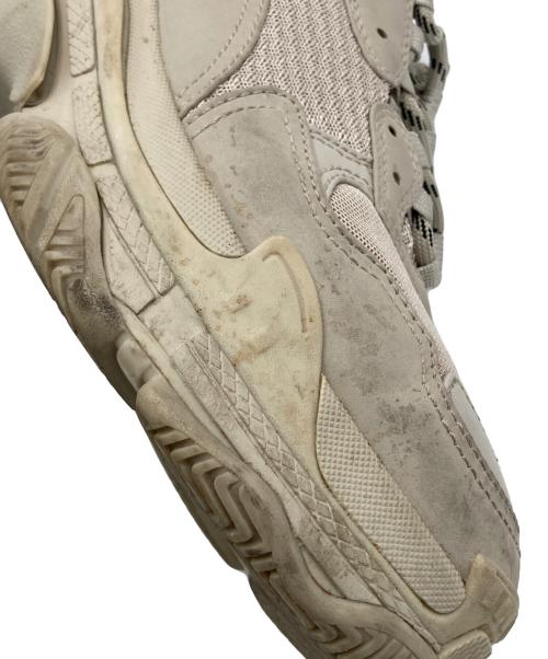 BALENCIAGA（バレンシアガ）BALENCIAGA (バレンシアガ) TRIPLE S TRAINERS ベージュ サイズ:27cmの古着・服飾アイテム