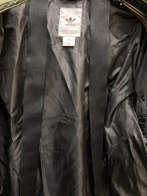 adidas（アディダス）adidas (アディダス) ダウンジャケット カーキ サイズ:Ⅿの古着・服飾アイテム