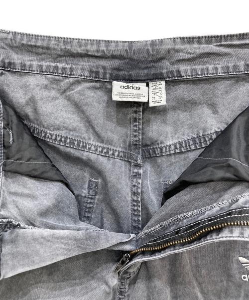 adidas（アディダス）adidas (アディダス) Adilenium シーズン 2 カーゴパンツ グレー サイズ:SIZE 27の古着・服飾アイテム