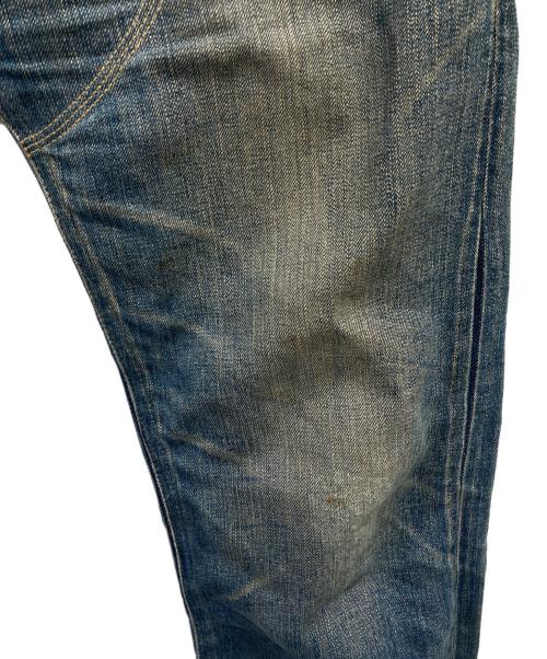 COMME des GARCONS JUNYA WATANABE MAN（コム デ ギャルソン ジュンヤ ワタナベ マン）COMME des GARCONS JUNYA WATANABE MAN (コム デ ギャルソン ジュンヤ ワタナベ マン) LEVI'S (リーバイス) デニムパンツ インディゴ サイズ:Sの古着・服飾アイテム