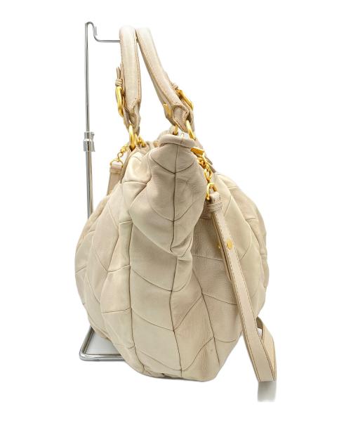 MIU MIU（ミュウミュウ）MIU MIU (ミュウミュウ) マテラッセ2WAYハンドバッグ アイボリーの古着・服飾アイテム