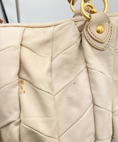 MIU MIU（ミュウミュウ）MIU MIU (ミュウミュウ) マテラッセ2WAYハンドバッグ アイボリーの古着・服飾アイテム