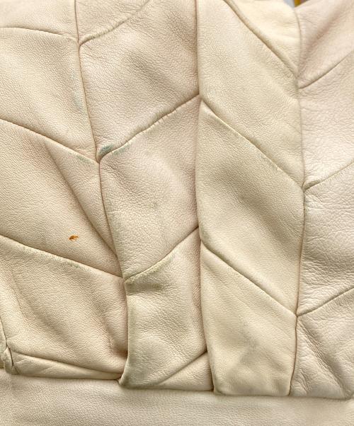 MIU MIU（ミュウミュウ）MIU MIU (ミュウミュウ) マテラッセ2WAYハンドバッグ アイボリーの古着・服飾アイテム