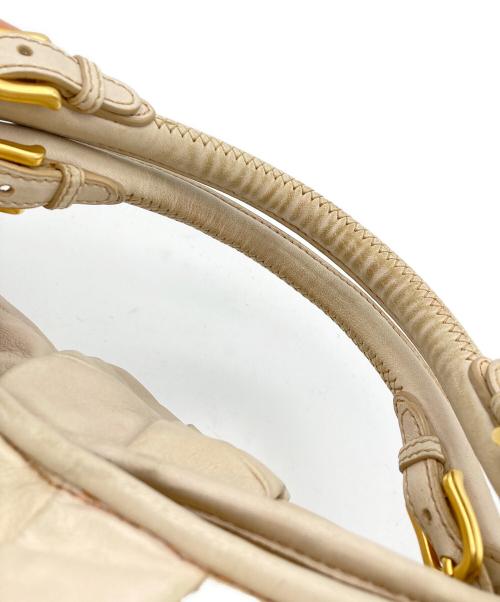 MIU MIU（ミュウミュウ）MIU MIU (ミュウミュウ) マテラッセ2WAYハンドバッグ アイボリーの古着・服飾アイテム