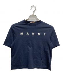 MARNI（マルニ）の古着「クロップド丈ロゴプリントＴシャツ」｜ネイビー